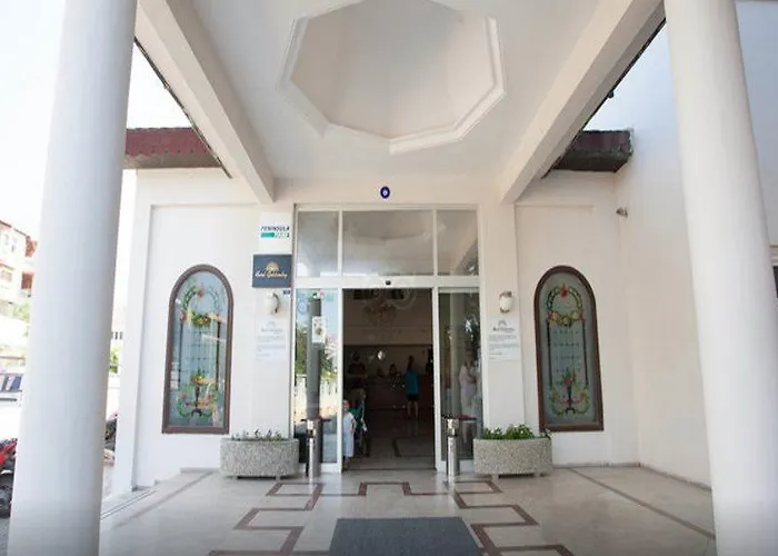 Hotel Goldenday Wings