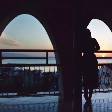 מלון Goldenday Wings 3*