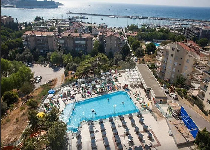 Hotel Goldenday Wings