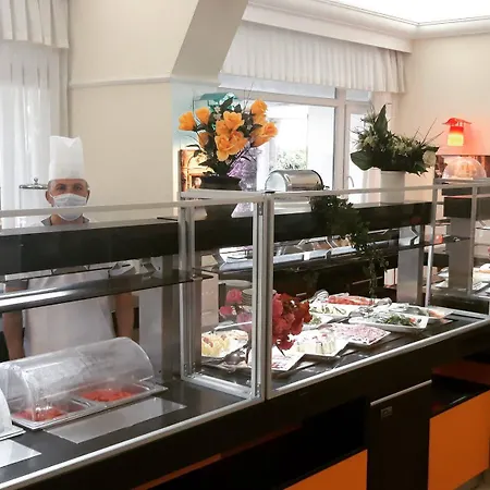 Goldenday Wings ホテル クシャダス