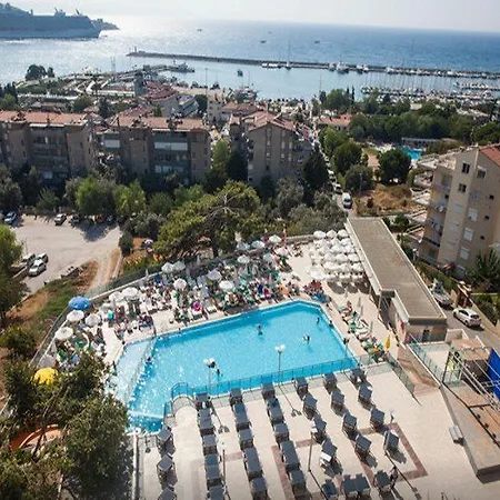 ホテル Goldenday Wings